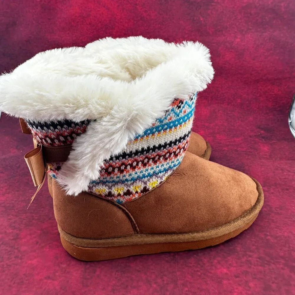 GIRL'S TAN SUEDE BOOTS MULTICOLOR KNITTED BOW AND LINED FAUX FUR, SIZE 12